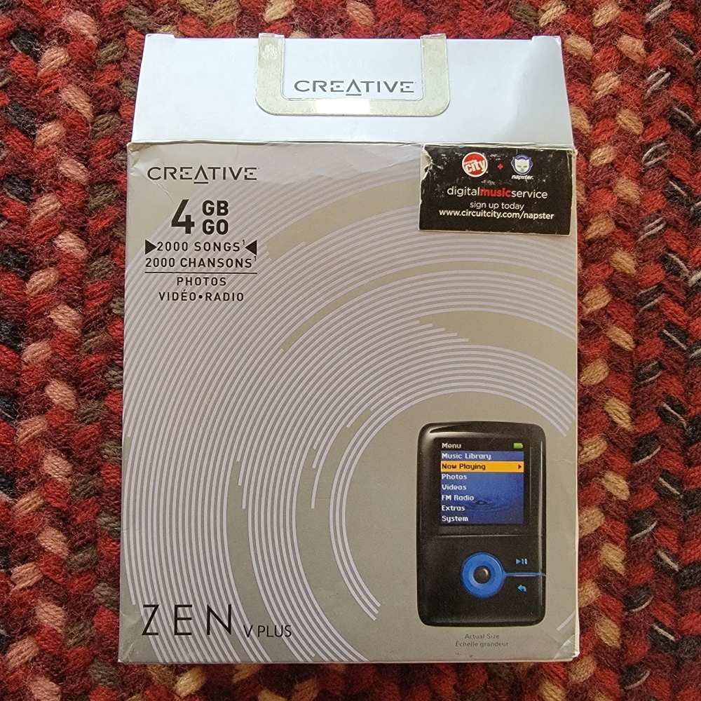 CREATIVE LABS ♡ NEW in Box ZEN V PLUS 4GB Portable MP3 Media Player (Black/Blue)